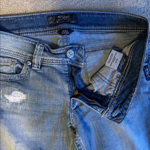 Distressed cropped - Picture 2 of 4